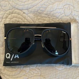 Quay black aviators
